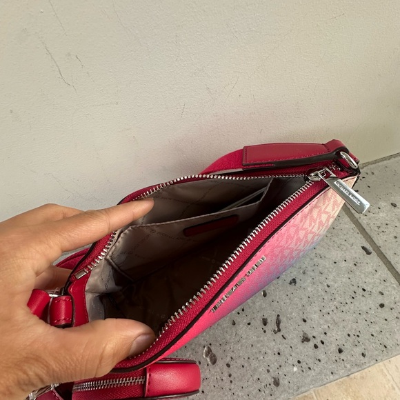 Michael Kors Jet Set Ombré Logo Crossbody Bag with Case for Apple Airpods Pro® - Picture 8 of 17